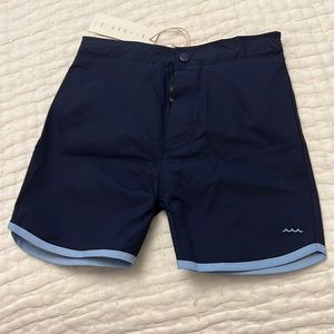 Minnow Boys Bordies 9/10 NWT